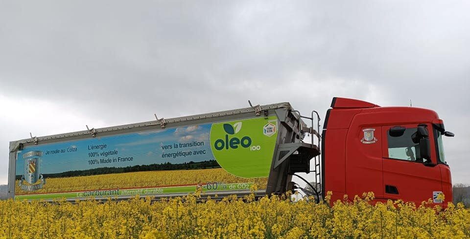 camion des transports naveau qui roulent à l'oleo 100