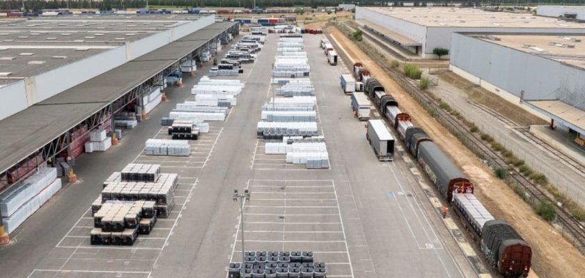 o Mise en place de livraisons en train directement depuis nos usines Evian et Volvic vers l'entrepôt de Carrefour à Grans