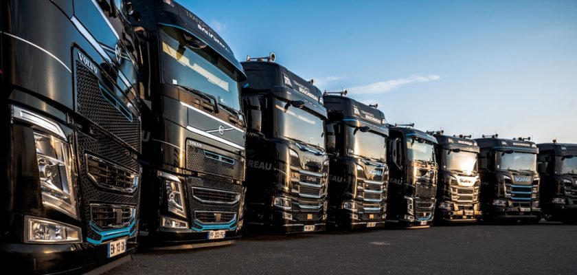 plusieurs camion du transporteur BOUCHEREAU